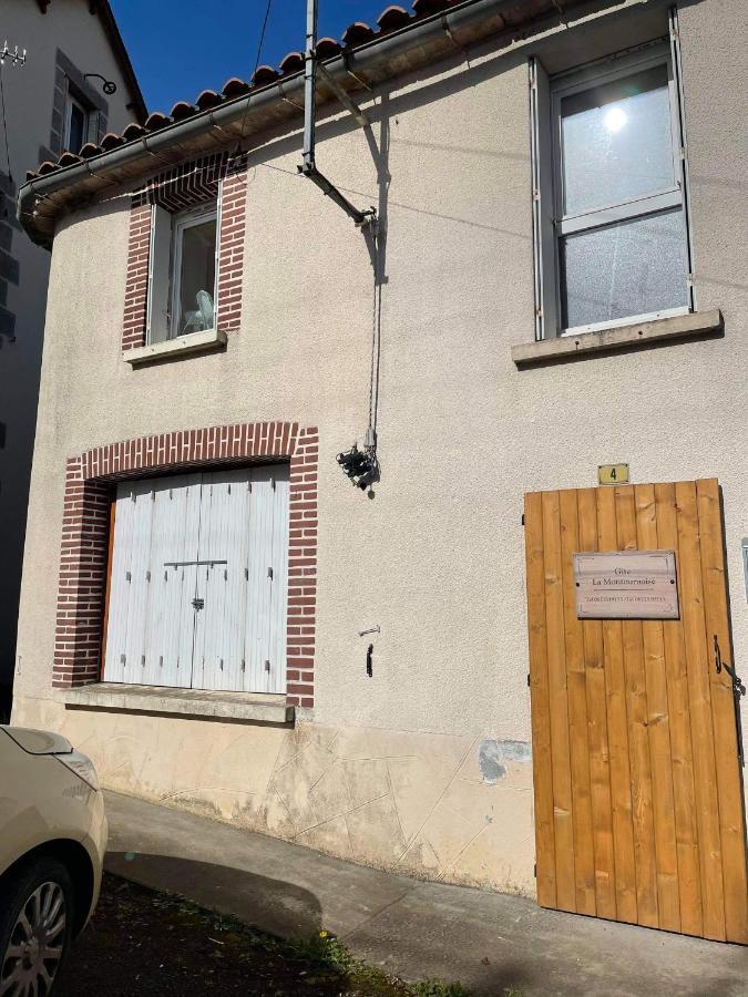 La Montournaise Holiday home Montournais