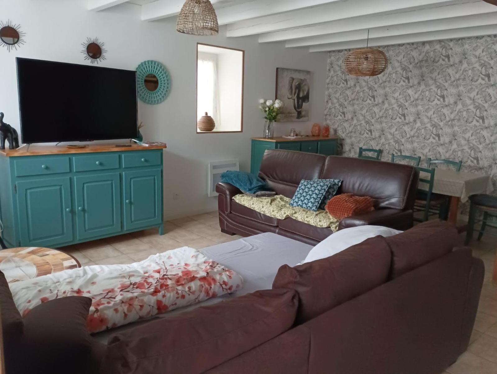 La Montournaise Holiday home Montournais